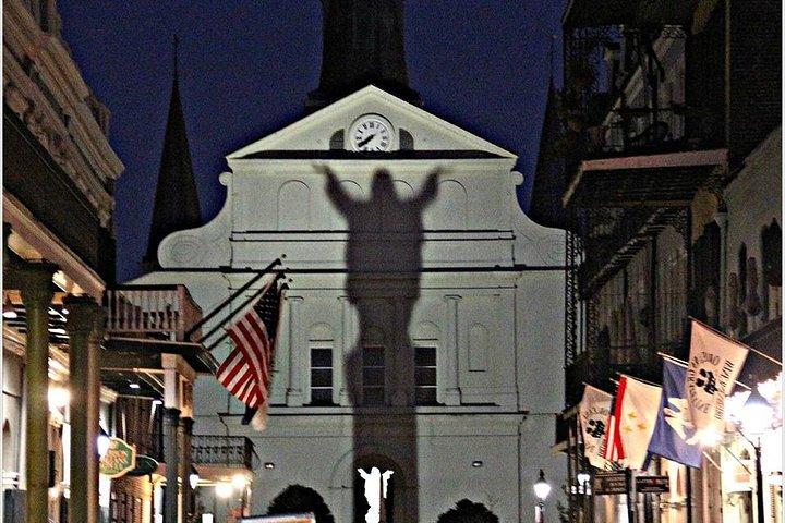 Pub Crawl: French Quarter Drunken Ghost and Vampire Tour