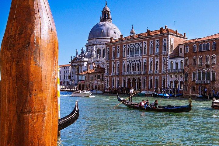 Shared Gondola Ride in Venice