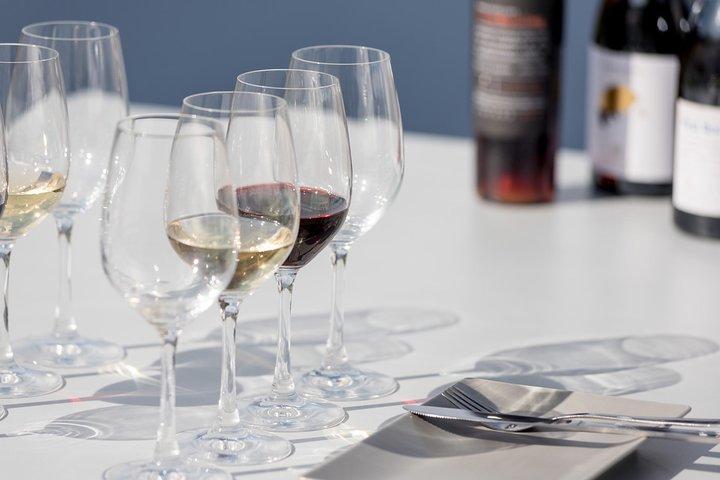 Small-Group Greek Food and Wine Tasting Tour in Santorini