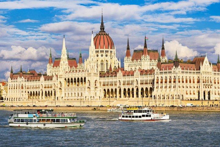 Full Day Private Budapest City Tour With Lunch and Cruise option