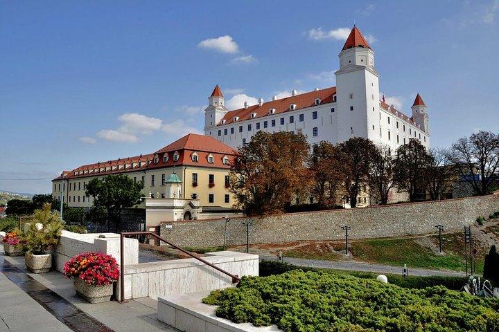 Budapest to Bratislava Costumizable Private Day tour with lunch