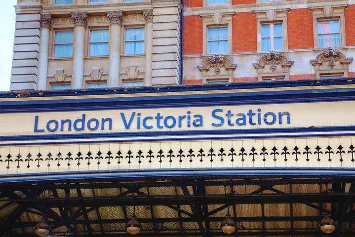 Private One Way or Round Trip Transfer: Kensington SW London to Gatwick Airport