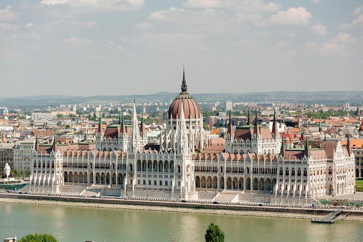 Budapest Day Trip from Vienna (incl. Bratislava Photo Stop)