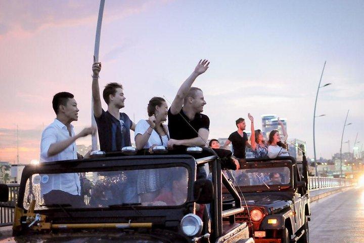 Private Ho Chi Minh by Jeep Evening Tour and Dinner Cruise