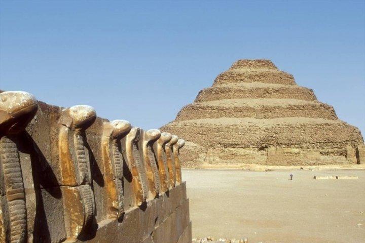 Giza Pyramid, Sakkara & Memphis Full-Day Private Tour