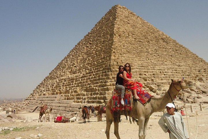 Giza Pyramids and Sphinx: Half-Day Private Tour