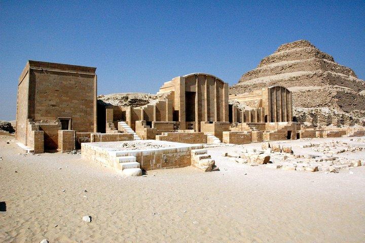 Full day tour to Giza pyramids, Sphinx and Sakkara From Cairo