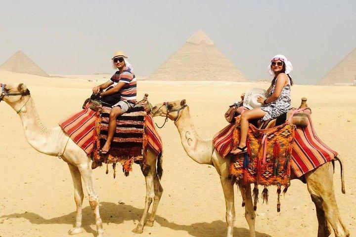 Cairo Private Layover tour to Pyramids of Giza and sphinx