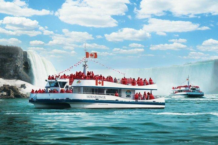 Luxury Niagara Falls Day Trip from Toronto with Cruise and Lunch