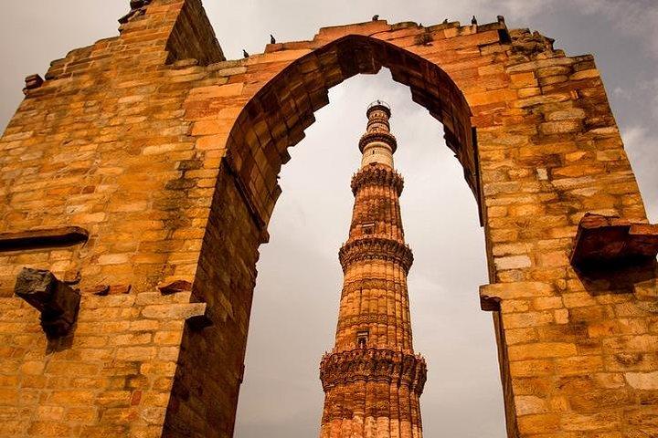 09 Hour Tour Of Delhi With India Gate Qutab Minar And Humayuns Tomb