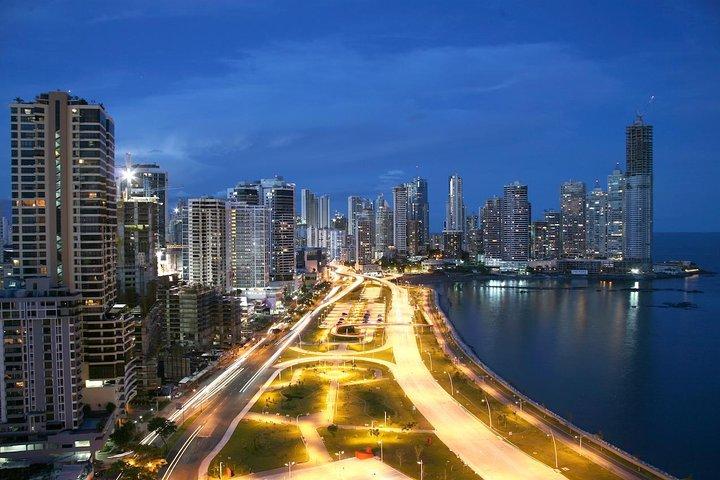 Half day of Panama city and canal tour: shared and private