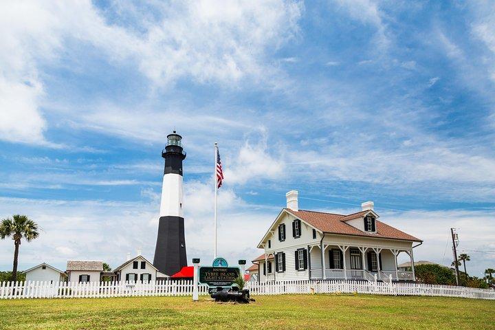 Savannah to Tybee Island with Dolphin Cruise