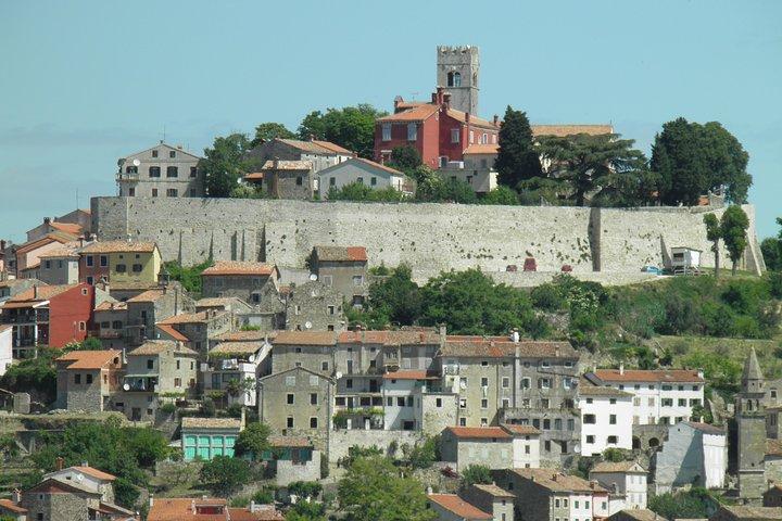 Half day trip to Grožnjan and Oprtalj with local delicacies tasting