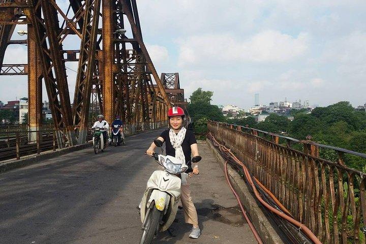 Private Hanoi Motorbike Sightseeing and Food Tour