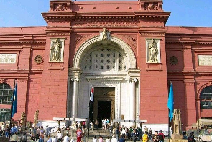 Private day tour to Cairo Museum and Coptic Cairo