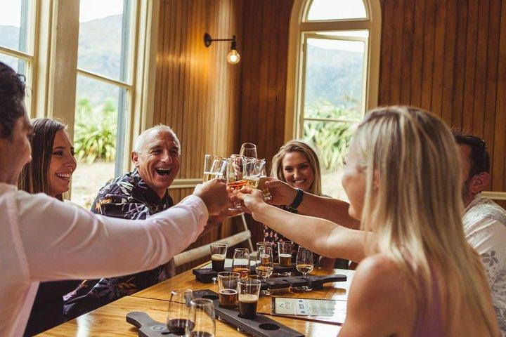 Queenstown: Afternoon Wine & Beer Tour with Platters