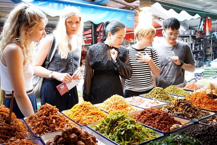 Chengdu Cooking Class with a Local Market Visit
