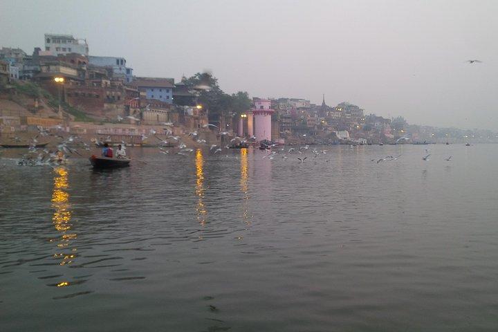 Private Sunrise Boat Ride on the River Ganges in Varanasi