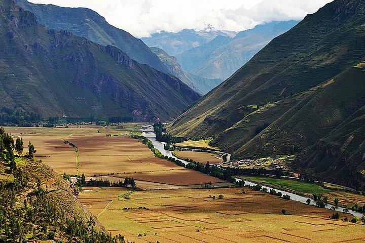 Sacred Valley Tour: Pisac, Ollantaytambo, Chinchero & Lunch