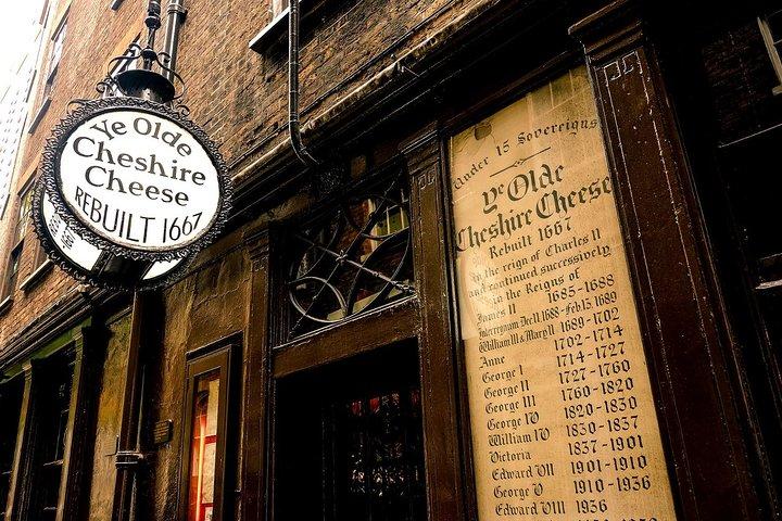 London's Hidden Gems and Secret History Private Guided Tour