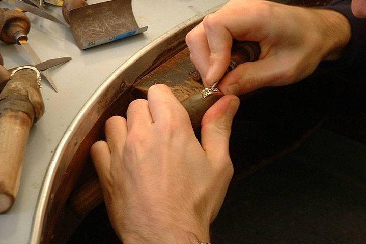 Artisan Workshops: Private Walking Tour in Florence