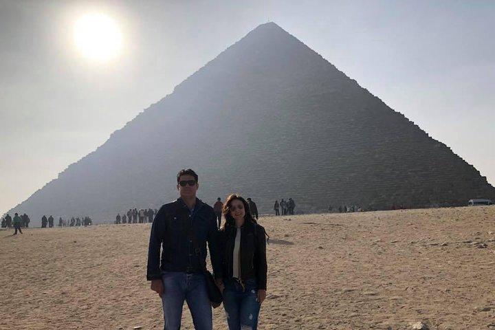 4 days Cairo ,2 tours Giza pyramids, Cairo museum& old Cairo 2 airport transfers