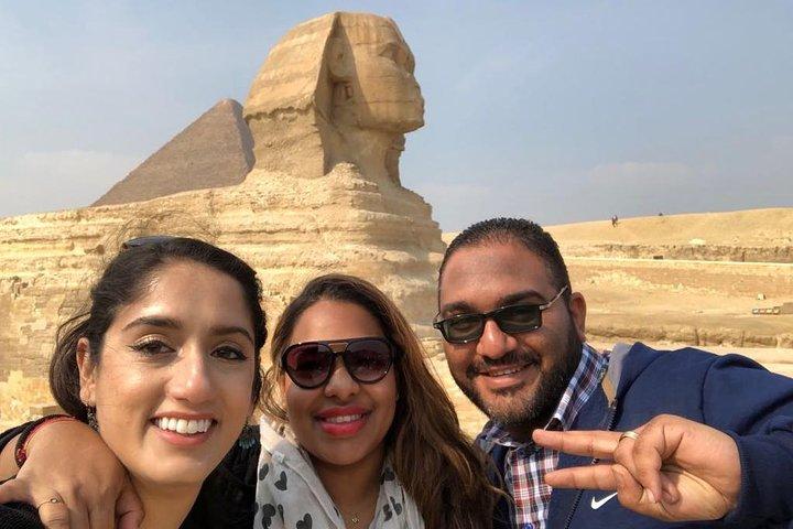 4-hours private Giza pyramids, sphinx and valley temple tour