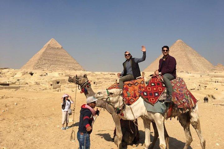 4-Hours private tour Giza pyramids and sphinx day tour