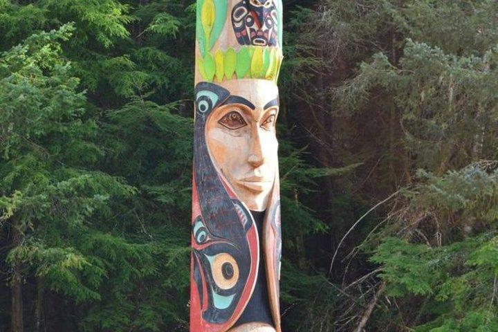 Sitka Sightseeing Tour including Fortress of the Bear and Totem Poles
