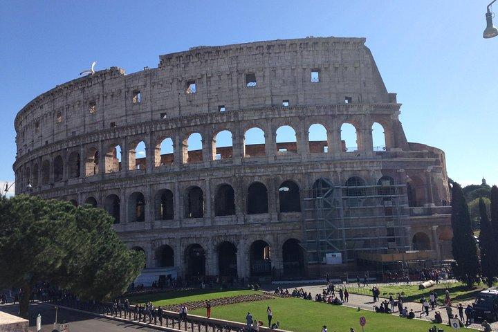 Rome in a day private Tour with Vatican Museums and taxi transfer