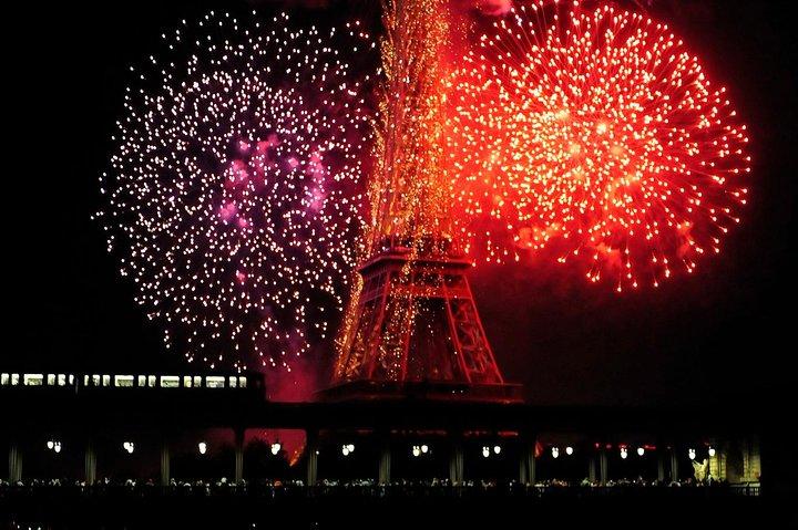 Paris Bastille Day Dinner Cruise with Champagne and Fireworks