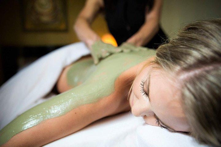 Akrotiri: 2-Hour Face & Body Spa Experience with Day Pool Access