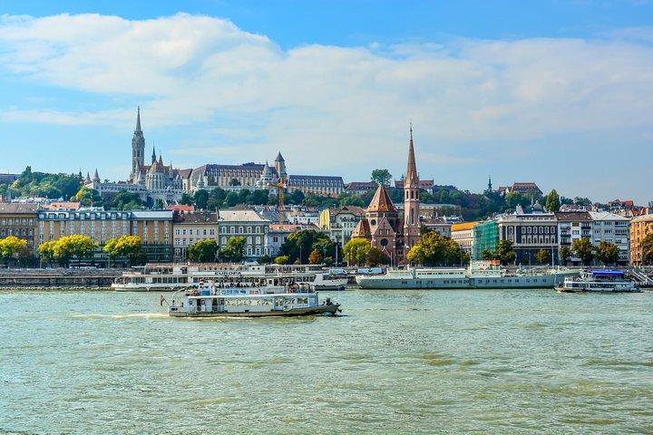 Private Transfer from Vienna to Budapest with 2 hours for sightseeing