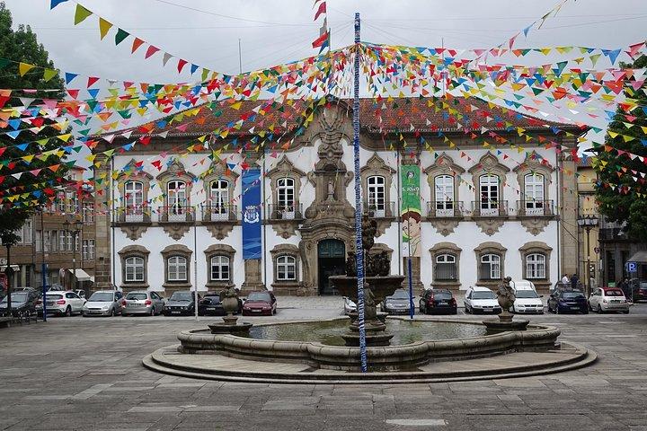 Minho Tour small group, Braga, Ponte de Lima, Viana, Vinho Verde Winery & Lunch