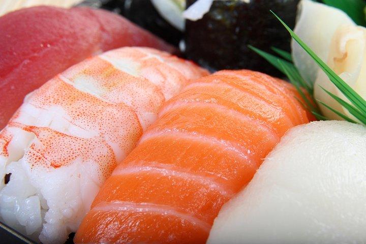 Sushi and Japanese Foods Cooking Class in Osaka