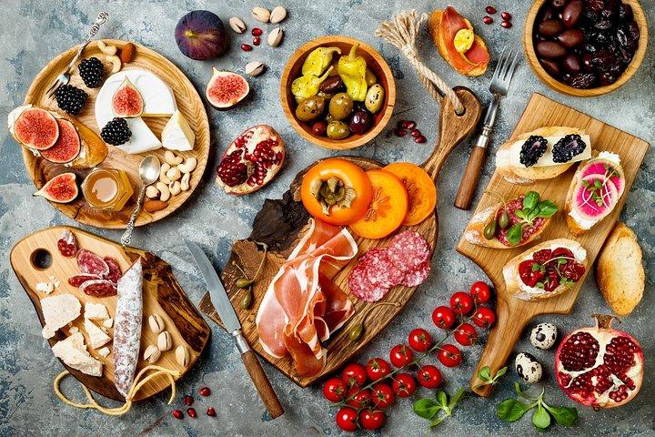 The art of the Italian Aperitivo with a local: Learn & Enjoy in Milan