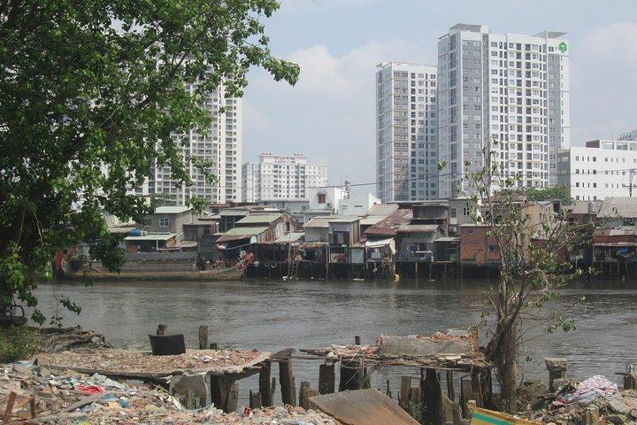Saigon Slum tour, Chillspots tour by scooter | Female driver