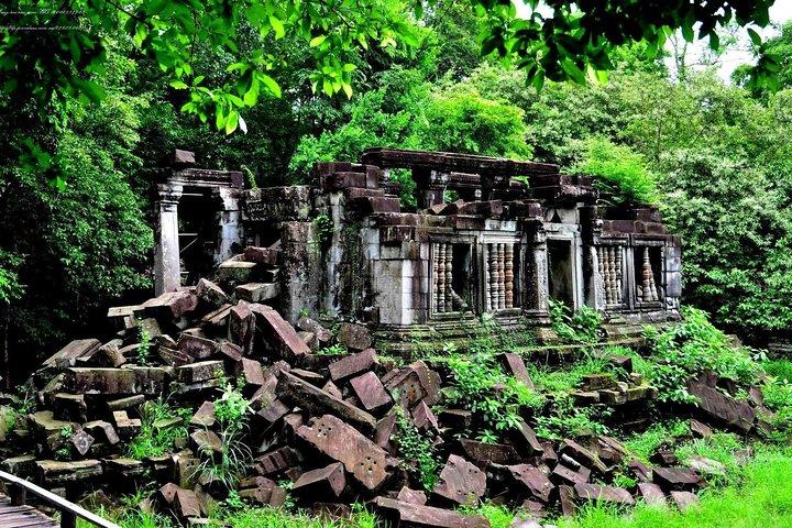 Two-days tour discovering Angkor Wat and Beng Mealea Temple