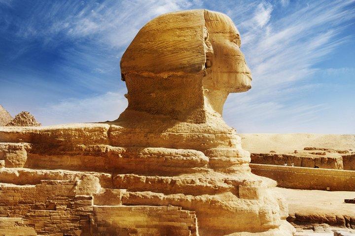 Private Tour: Cairo Day Trip from Hurghada, Including Round-Trip Flights, Giza Pyramids, Sphinx, and Egyptian Museum