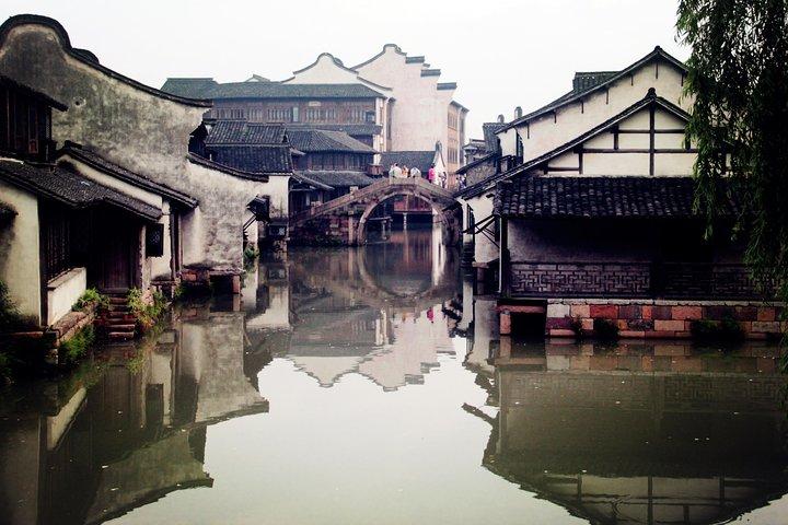 Wuzhen Water Town Delight Tour With Riverside Lunch Experience
