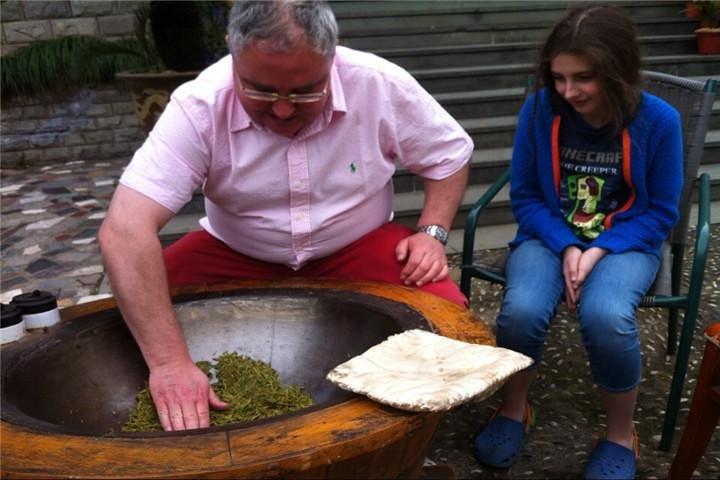 In-Depth Tea Tour: Visit Tea Farms, Taste Longjing & Meet Locals