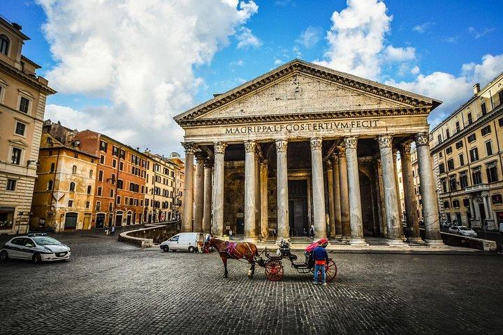 Sightseeing Walking Tour of Rome By Night: Trevi Fountain & Other Highlights