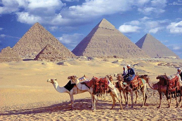 Private Day Tour: Giza Pyramids, Sphinx, Saqqara & Memphis