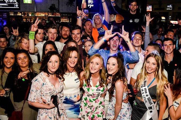 Vegas Nightclub Crawl by Party Bus with Fast Pass Entry
