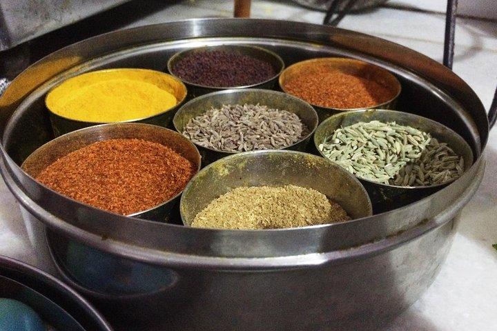 Jaipur Market Tour & Vegetarian Rajasthani Home Cooking Class