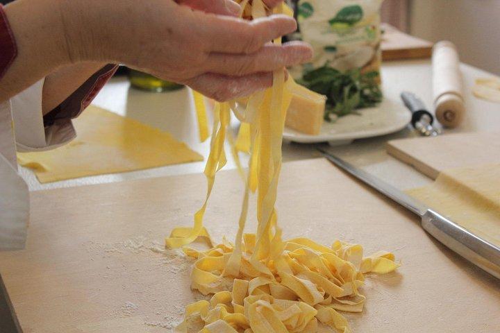 Authentic Tuscan Pasta Class in Florence with Local Chef Cinzia