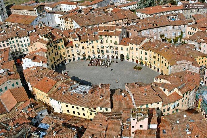 From Florence: Pisa and Lucca PrivateTour by Minivan