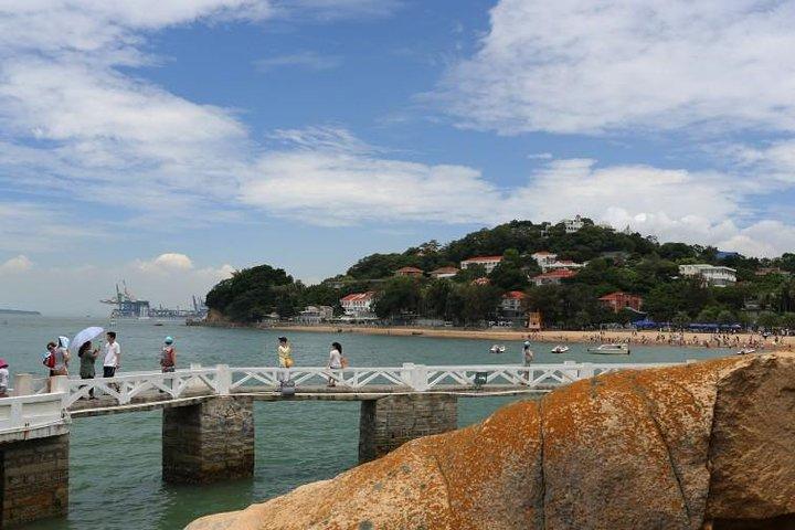 Xiamen Private Tour: Gulangyu Island, Zhongshan Pedestrian Street and Zengcuoan