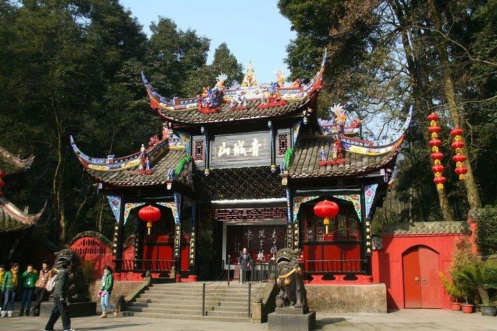 All-Inclusive Private Day Tour of Mount Qingcheng and Dujiangyan