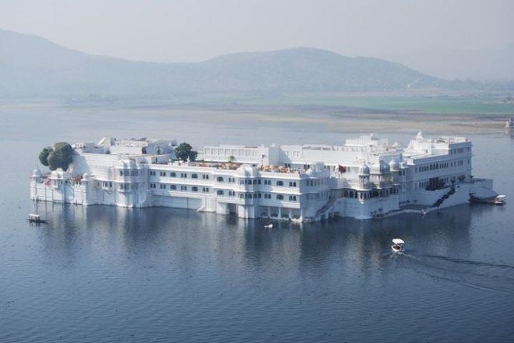 3 Days Private Udaipur City Tour With Kumbhalgarh Fort & Ranakpur Jain Temple
